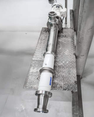 Hygienische Exzenterschneckenpumpe aus Edelstahl und Gewindeanschl&uuml;ssen