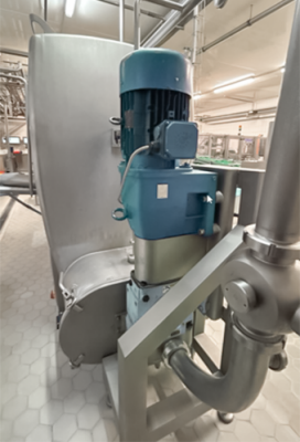 Vertikale Ausrichtung einer Kreiskolbenpumpe hinter dem Butter-Reworker
