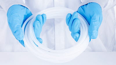 Transparente Single-Use-Schl&auml;uche als Meterware aufgerollt