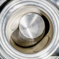 Frontale Sicht auf einen hygienischer Stator aus wei&szlig;em NBR-Elastomer