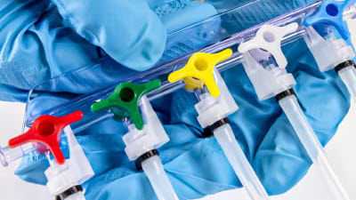 Single-Use-Probenahmesysteme mit mehreren Ventil&ouml;ffnungen in unterschiedlichen Farben