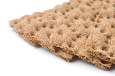 Mehrere Scheiben von k&ouml;rnigem Kn&auml;ckebrot