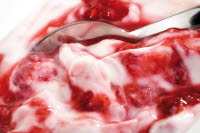 Joghurt mit Fruchtzubereitung