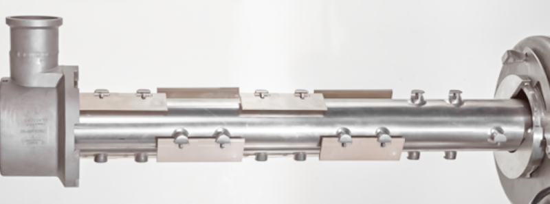 Metallische Welle eines Schabew&auml;rmetauschers mit versetzt angeordneten Schabern