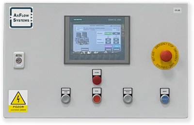 Ř&iacute;dic&iacute; rozvaděč s dotykov&yacute;m HMI panelem pro ovl&aacute;d&aacute;n&iacute;, monitoring a integraci procesn&iacute; technologie do nadřazen&eacute;ho syst&eacute;mu